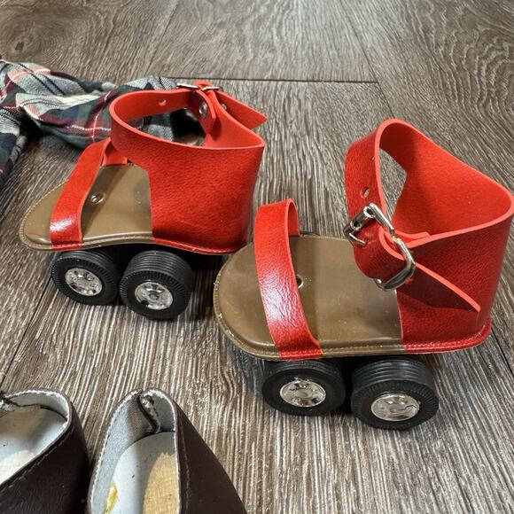 Pleasant Company Molly's After School Outfit + Brown Oxfords & Red Roller Skates - Picture 7 of 13